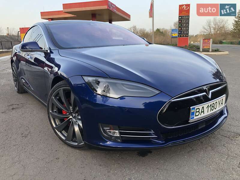 Ліфтбек Tesla Model S 2016 в Києві