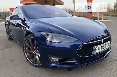 Ліфтбек Tesla Model S 2016 в Одесі