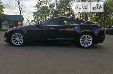 Лифтбек Tesla Model S 2017 в Львове