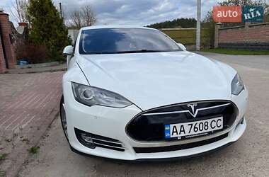 Tesla Model S 2014