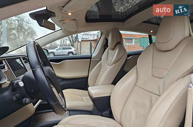 Лифтбек Tesla Model S 2017 в Львове