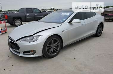 Tesla Model S 2014