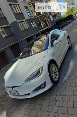 Лифтбек Tesla Model S 2016 в Ивано-Франковске