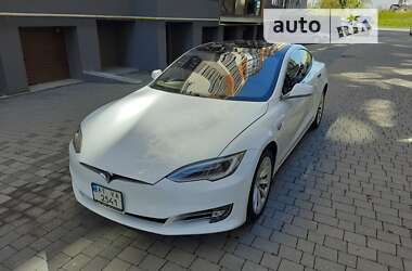 Ліфтбек Tesla Model S 2016 в Івано-Франківську