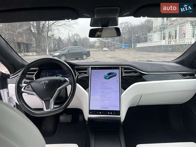 Ліфтбек Tesla Model S 2017 в Кам'янському