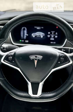 Лифтбек Tesla Model S 2017 в Виннице