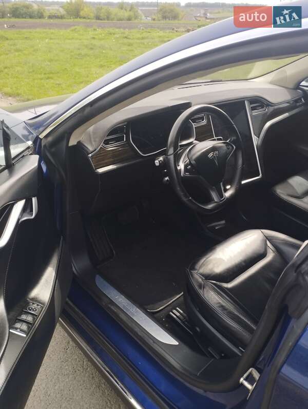 Лифтбек Tesla Model S 2016 в Полтаве