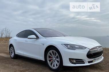 Tesla Model S 2014