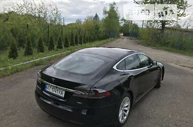 Лифтбек Tesla Model S 2018 в Калуше