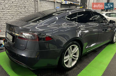 Tesla Model S 2015