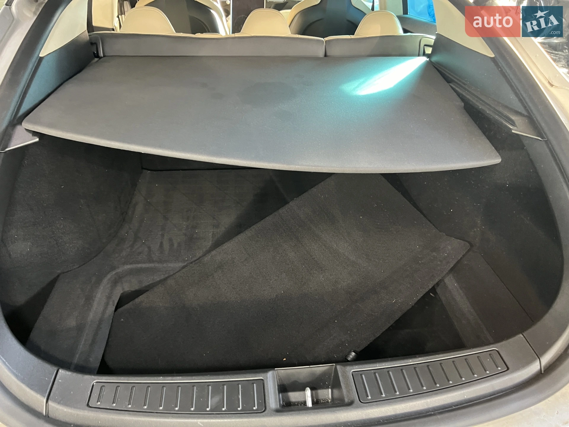 2014 Tesla Model S - мініатюра 21