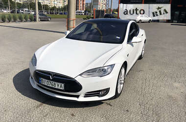 Tesla Model S 2016