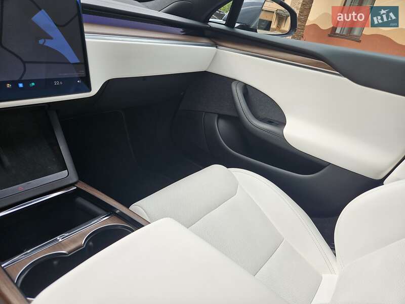 Лифтбек Tesla Model S 2022 в Черновцах