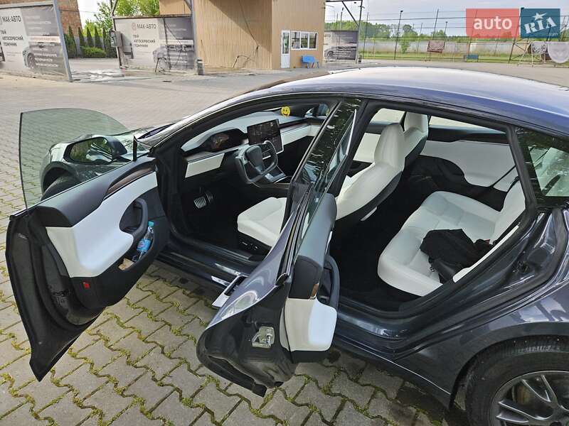 Лифтбек Tesla Model S 2022 в Черновцах