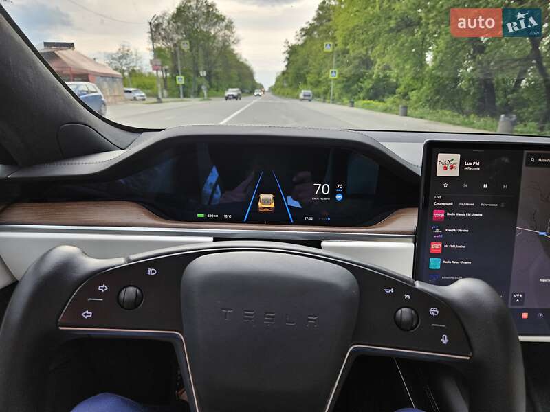 Лифтбек Tesla Model S 2022 в Черновцах
