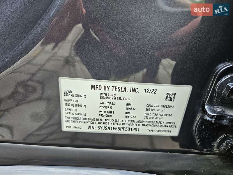 Лифтбек Tesla Model S 2022 в Черновцах