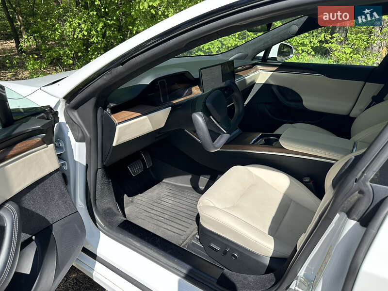 Лифтбек Tesla Model S 2021 в Киеве