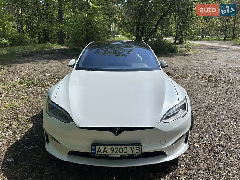 Tesla Model S 2021