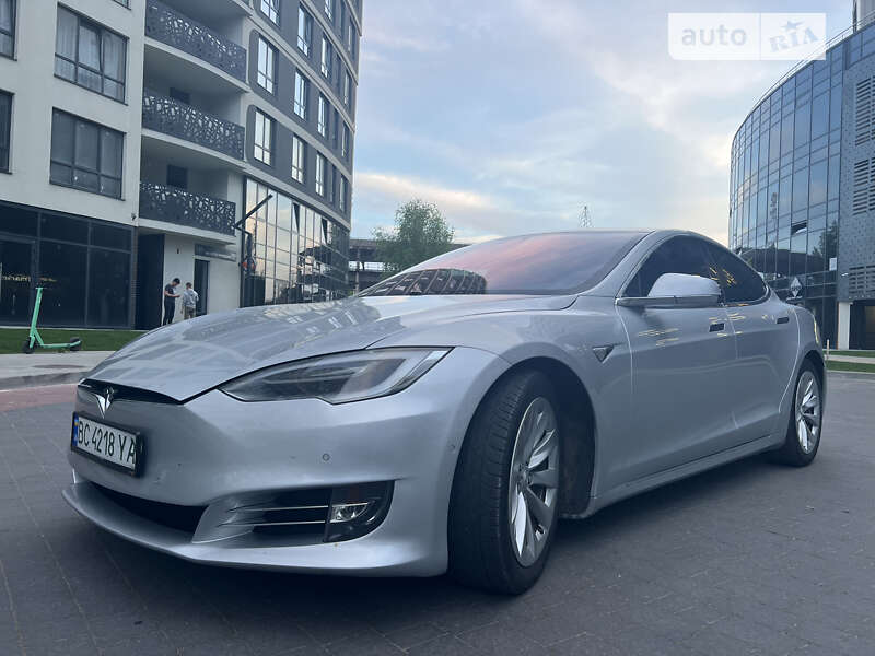 Ліфтбек Tesla Model S 2016 в Львові фото 7 Ліфтбек Tesla Model S 2016 в Львові