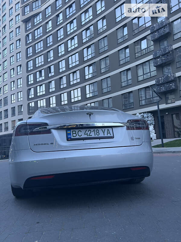Ліфтбек Tesla Model S 2016 в Львові фото 12 Ліфтбек Tesla Model S 2016 в Львові