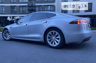 Ліфтбек Tesla Model S 2016 в Львові