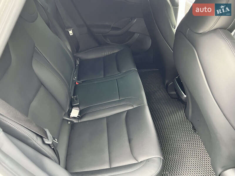 Ліфтбек Tesla Model S 2022 в Запоріжжі