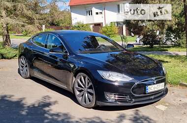 Ліфтбек Tesla Model S 2015 в Львові