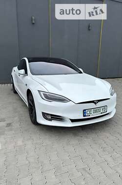 Ліфтбек Tesla Model S 2017 в Чернівцях