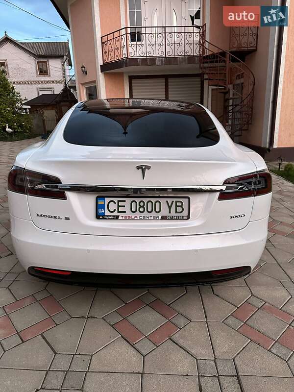 Лифтбек Tesla Model S 2017 в Черновцах