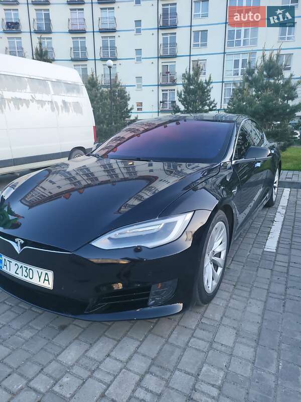 Ліфтбек Tesla Model S 2016 в Івано-Франківську