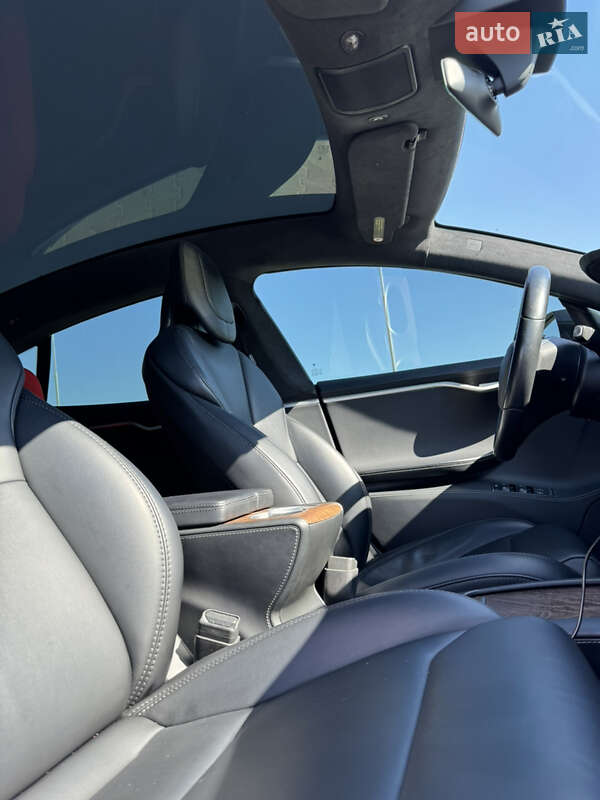 Лифтбек Tesla Model S 2018 в Киеве