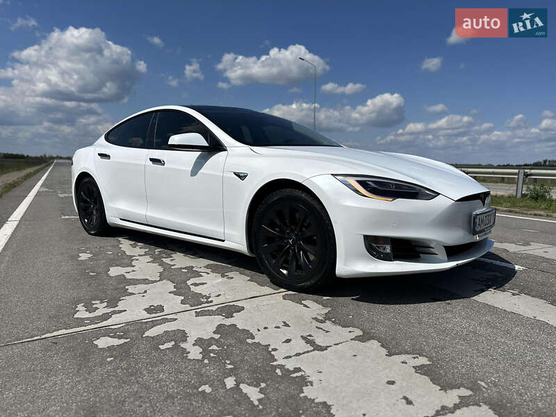 Tesla Model S 2017