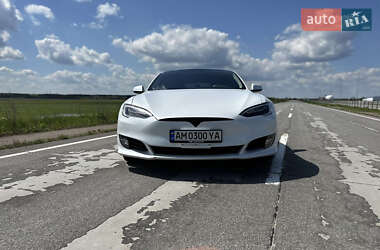Лифтбек Tesla Model S 2017 в Житомире