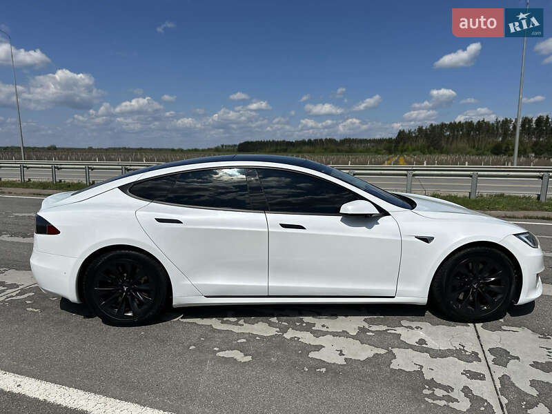 Лифтбек Tesla Model S 2017 в Житомире