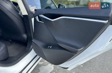 Лифтбек Tesla Model S 2017 в Житомире