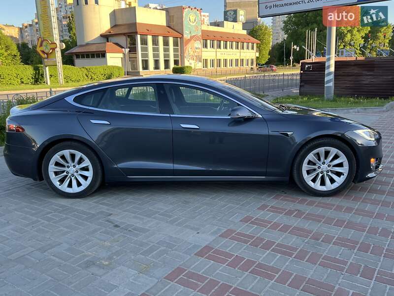 Ліфтбек Tesla Model S 2017 в Києві