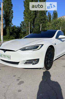 Tesla Model S 2016