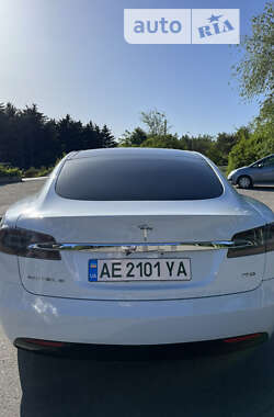 Лифтбек Tesla Model S 2016 в Кривом Роге