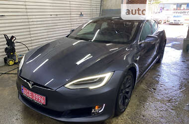 Tesla Model S 2019