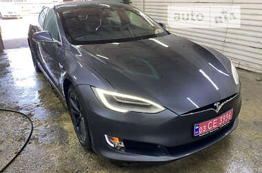 Лифтбек Tesla Model S 2019 в Луцке