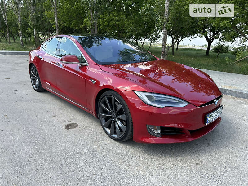 Лифтбек Tesla Model S 2019 в Николаеве