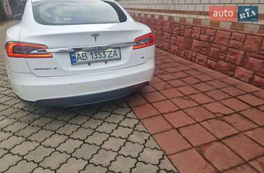 Лифтбек Tesla Model S 2016 в Тульчине