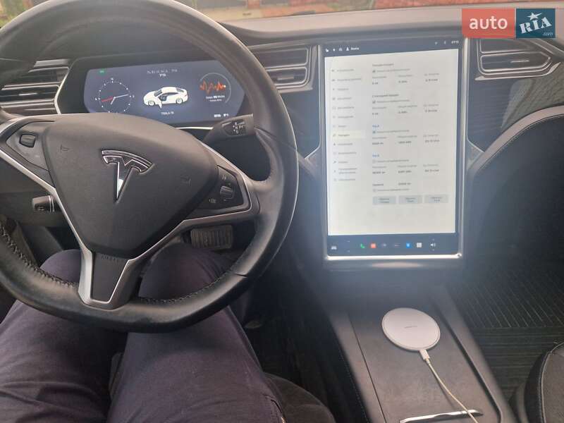 Лифтбек Tesla Model S 2016 в Тульчине