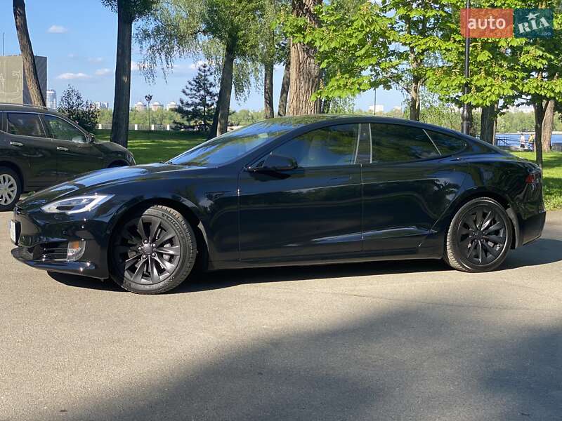 Ліфтбек Tesla Model S 2018 в Києві
