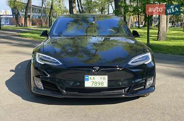 Лифтбек Tesla Model S 2018 в Киеве