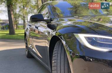 Лифтбек Tesla Model S 2018 в Киеве