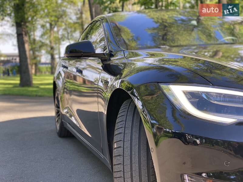 Ліфтбек Tesla Model S 2018 в Києві
