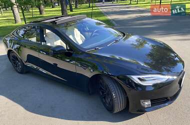 Лифтбек Tesla Model S 2018 в Киеве