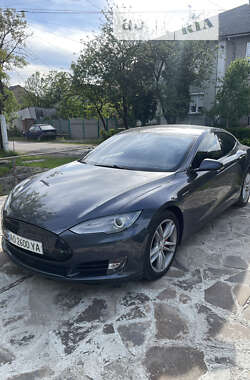 Tesla Model S 2015