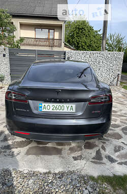 Лифтбек Tesla Model S 2015 в Ужгороде